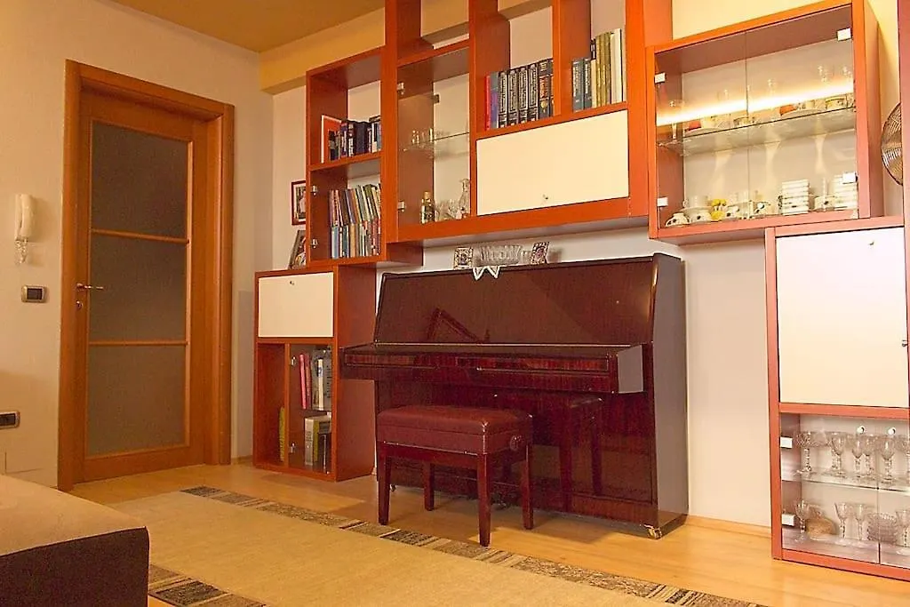 Hari & Tea'S Apartment Near Grand Park Of Тирана